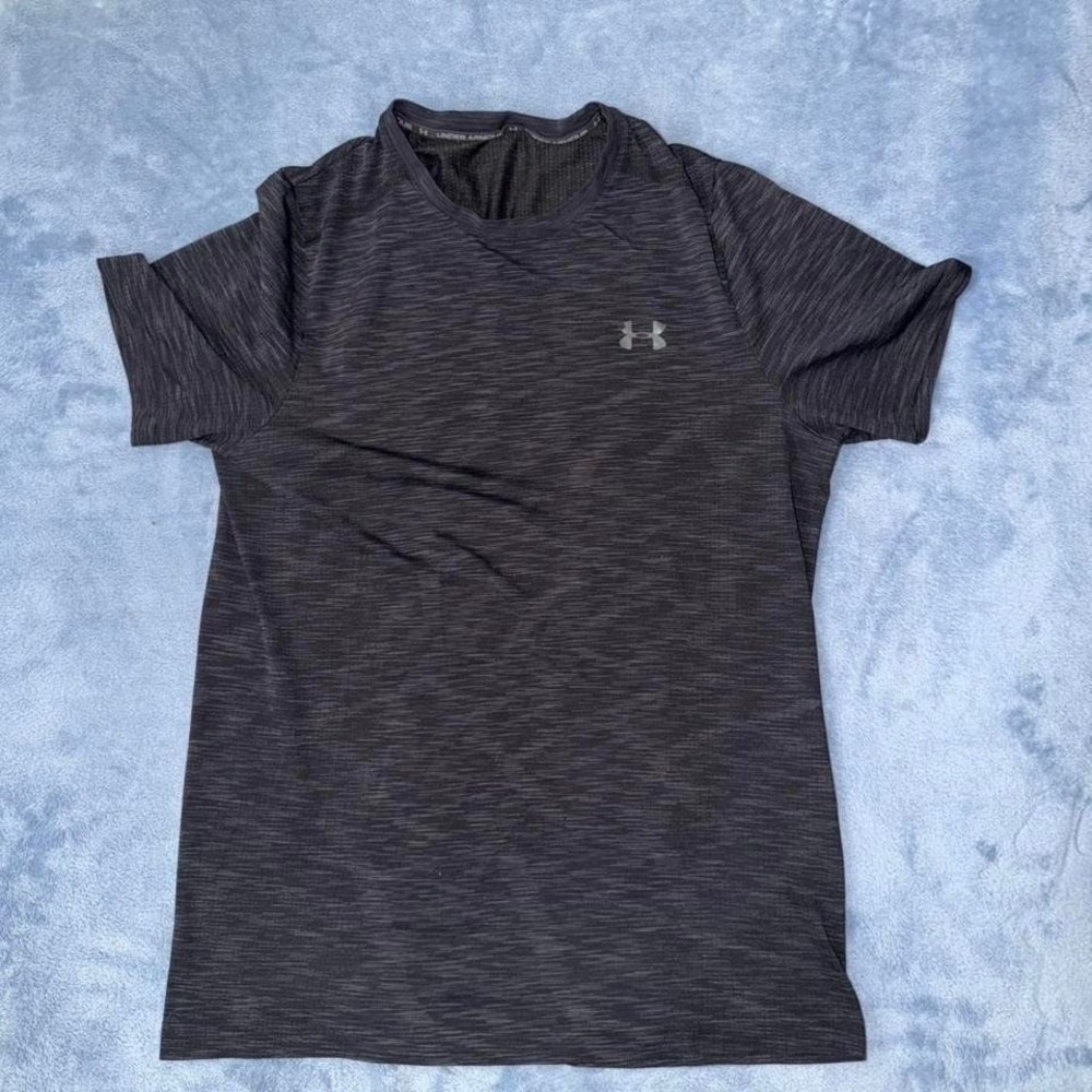 Under Armour black tech t-shirt men size L